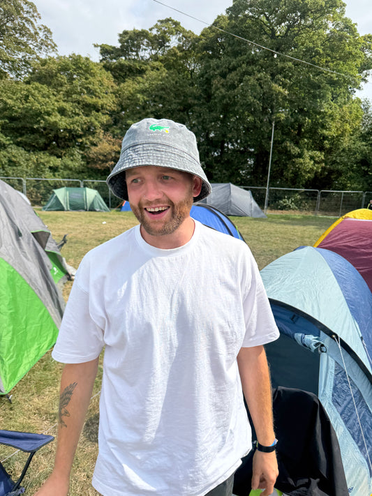 Lowcost x RATEMYPUB Bucket hat